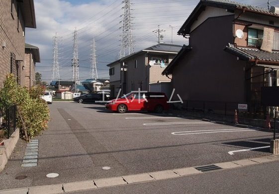 レインボー東Ｂ 敷地内平面駐車場