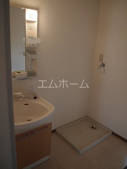 レインボー東Ｂ 脱衣所　独立洗面台（シャンプードレッサー付）