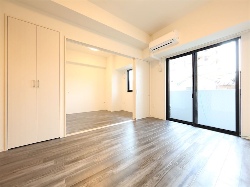 ＧＲＡＮ ＰＡＲＫ ＣＯＵＲＴ ＬＤＫ11.4帖　洋室5.1帖　エアコン完備　バルコニー