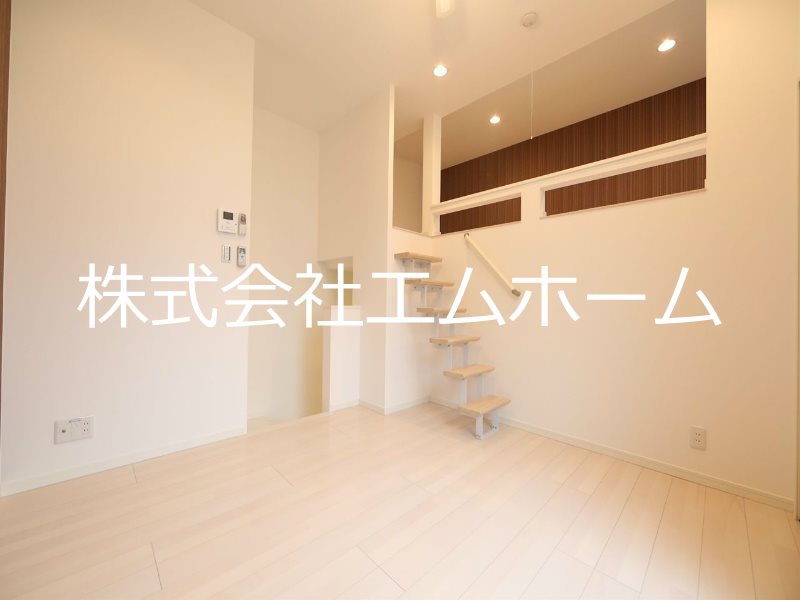 サイプレスト松原町 洋室6.1帖　上段ロフト5.4帖（収納・部屋使えます）同型写真