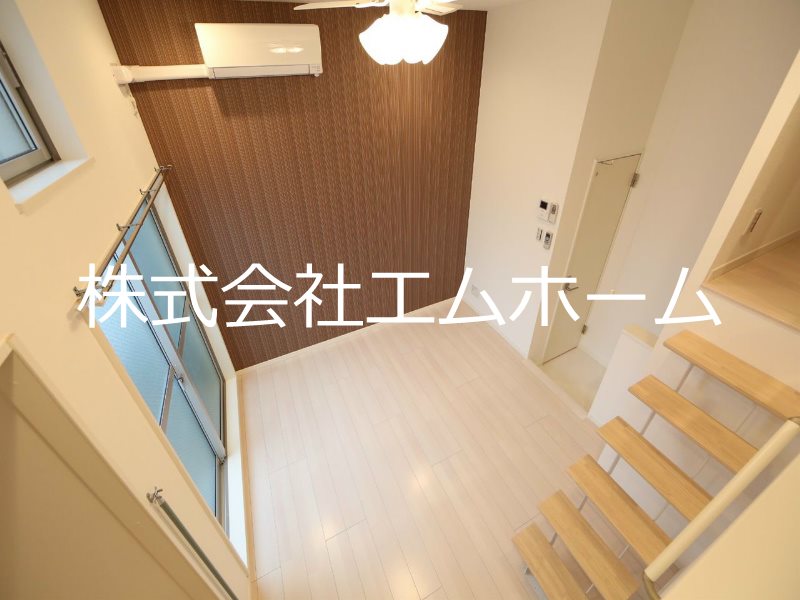 サイプレスト松原町 洋室6.1帖　上段ロフト5.4帖（収納・部屋使えます）同型写真