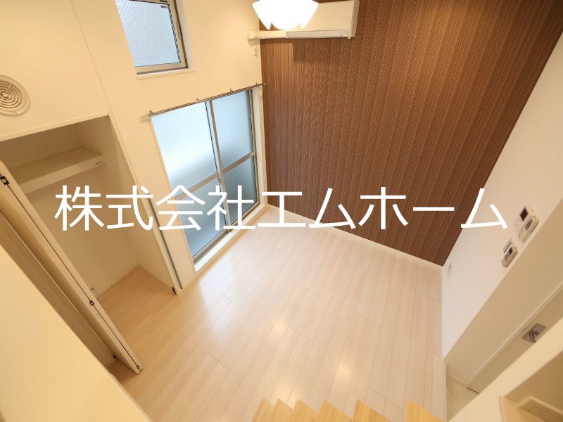 サイプレスト松原町 洋室6.1帖　上段ロフト5.4帖（収納・部屋使えます）同型写真