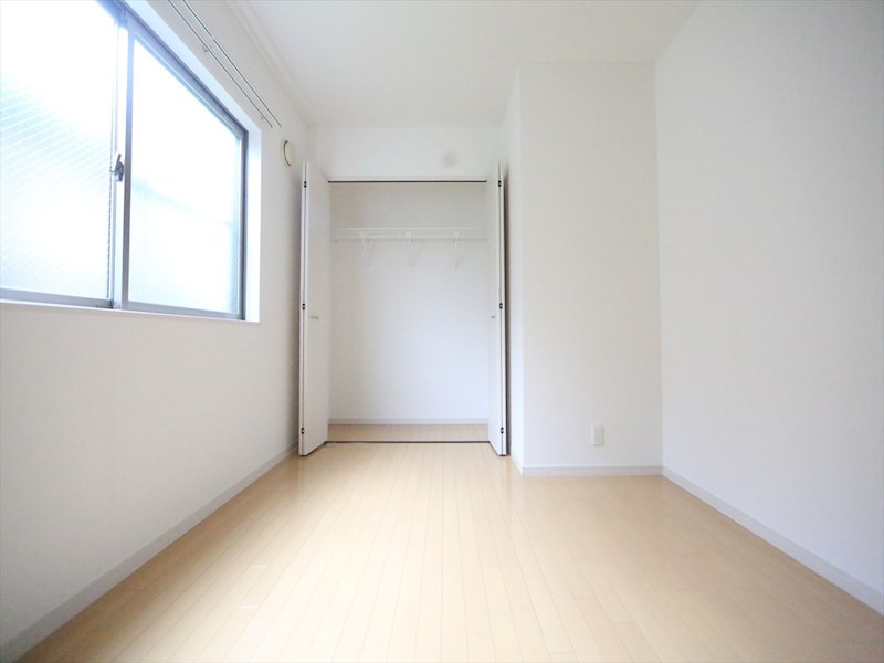 プライムアセットＴ－ＨＯＵＳＥ 洋室5.6帖　クローゼット付（収納充実してます）