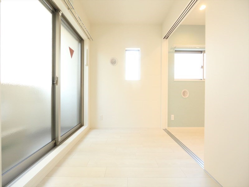 ＶＩＬＬＡ ＡＳＵＫＡ 洋室3.8帖　２面採光　バルコニー　同仕様写真