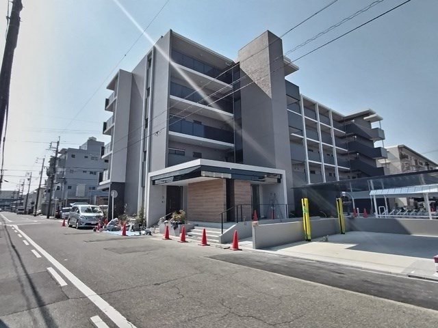 外観 オートロック付 宅配BOX有り 防犯カメラ付