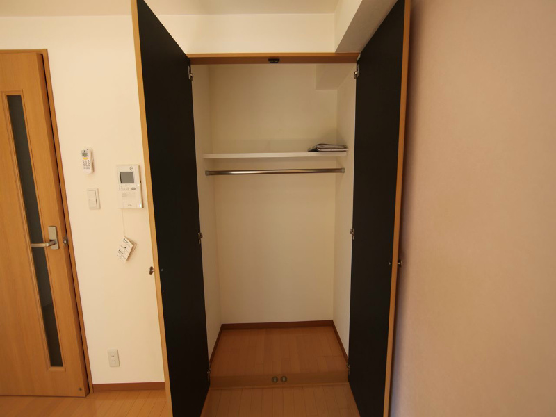 レジデンス金山スクエア クローゼット　収納充実してます