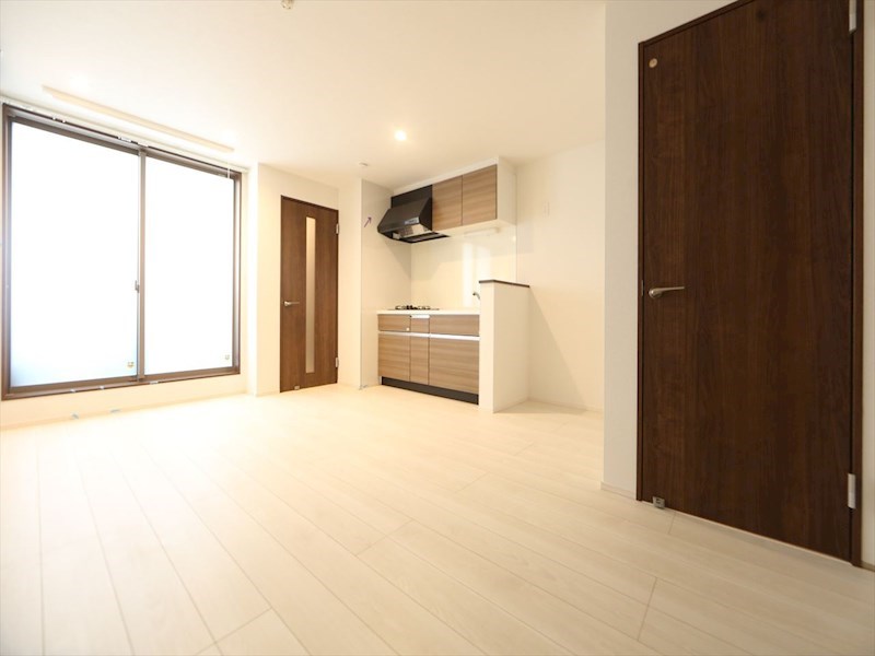ＲＥＧＡＬＥＳＴ三番町 ＬＤＫ10帖　システムキッチン　エアコン完備　同仕様写真