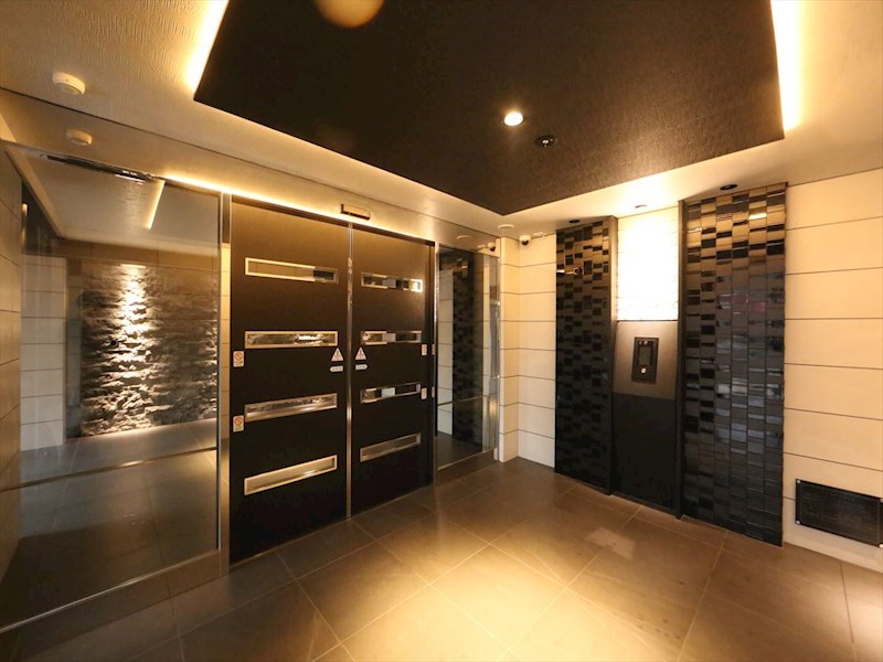 Ｓ－ＲＥＳＩＤＥＮＣＥ六番町 エントランス　オートロック付　防犯カメラ有り