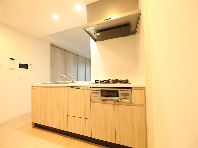 Ｓ－ＲＥＳＩＤＥＮＣＥ六番町 システムキッチン（ガス3口コンロ・グリル付）