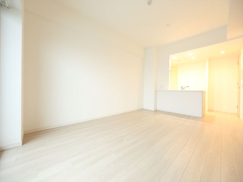 Ｓ－ＲＥＳＩＤＥＮＣＥ六番町 ＬＤＫ13.6帖　カウンターキッチン　エアコン完備