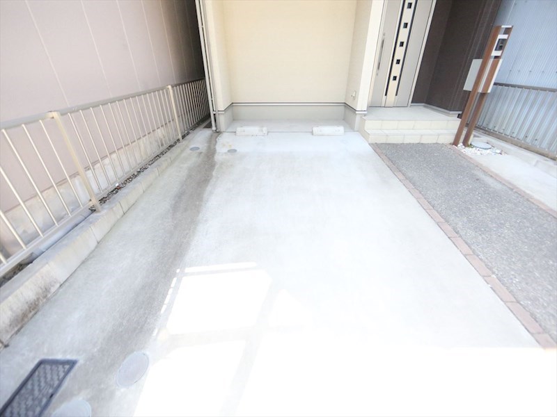 プライムアセット新栄 敷地内平置き駐車場