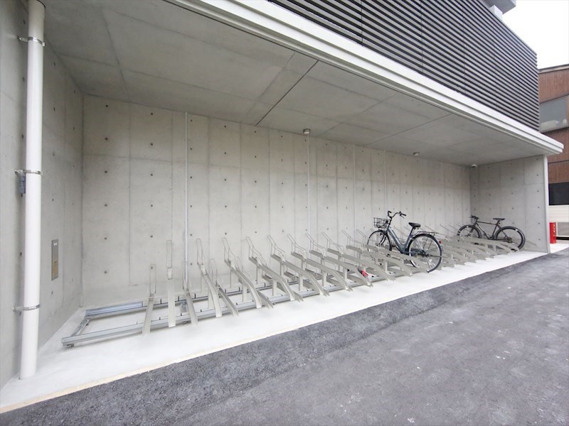 ＳＫ ＢＵＩＬＤＩＮＧ-901 屋根付き駐輪場