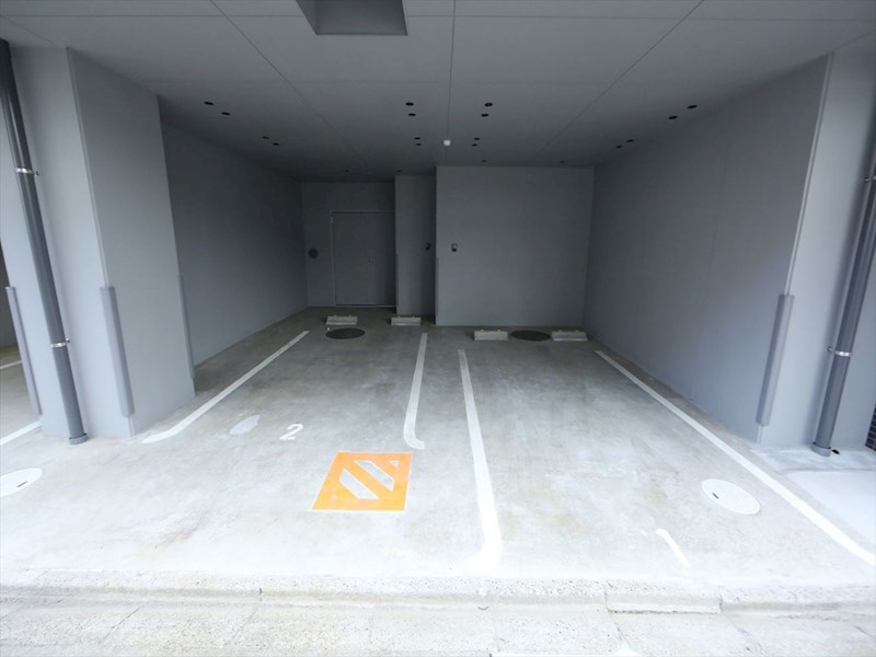 ＶＥＲＩＴＡＳ ＳＨＩＲＡＫＡＮＥ 敷地内平面駐車場