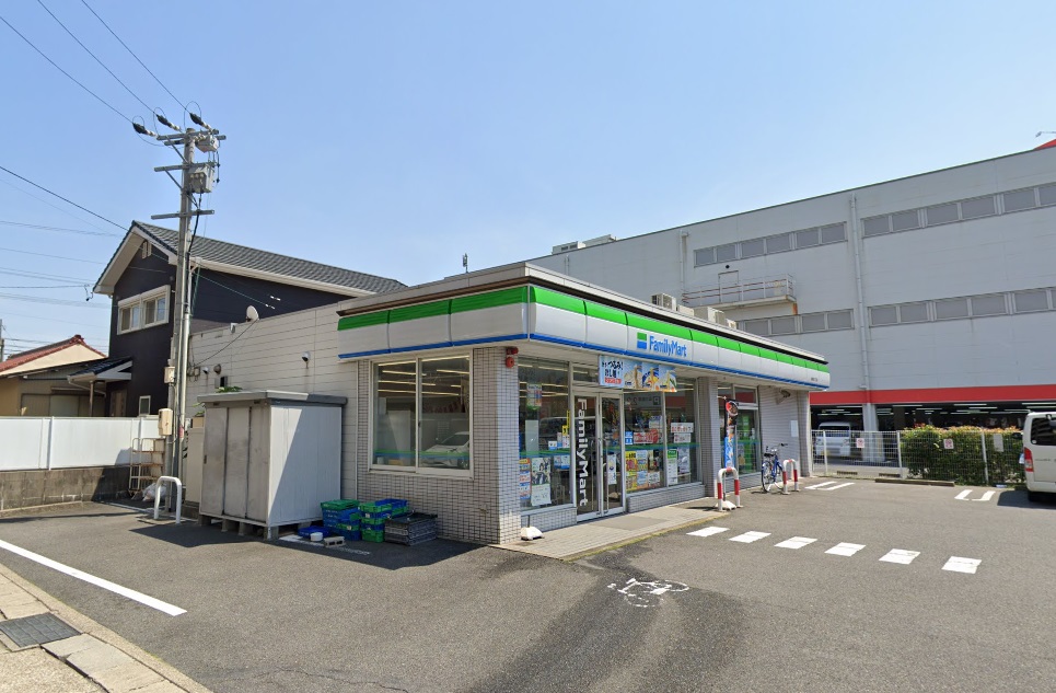 Ｓｏｌｔｅｒｃｅｒ鳴海 ファミリーマート 緑浦里三丁目店