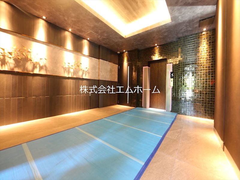 Ｓ－ＲＥＳＩＤＥＮＣＥ尾頭橋 エントランス　オートロック付　宅配ＢＯＸ有り　防犯カメラ有り