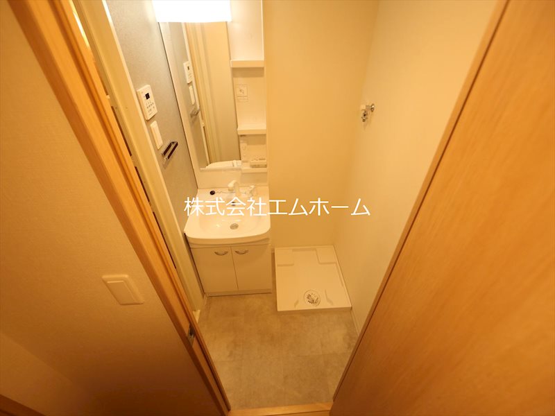 Ｓ－ＲＥＳＩＤＥＮＣＥ尾頭橋 脱衣所　独立洗面台（シャンプードレッサー付）収納スペース有