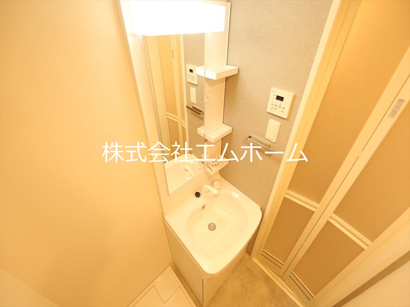 Ｓ－ＲＥＳＩＤＥＮＣＥ尾頭橋 脱衣所　独立洗面台（シャンプードレッサー付）収納スペース有