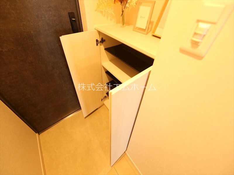 Ｓ－ＲＥＳＩＤＥＮＣＥ尾頭橋 玄関　シューズボックス付（収納充実してます）