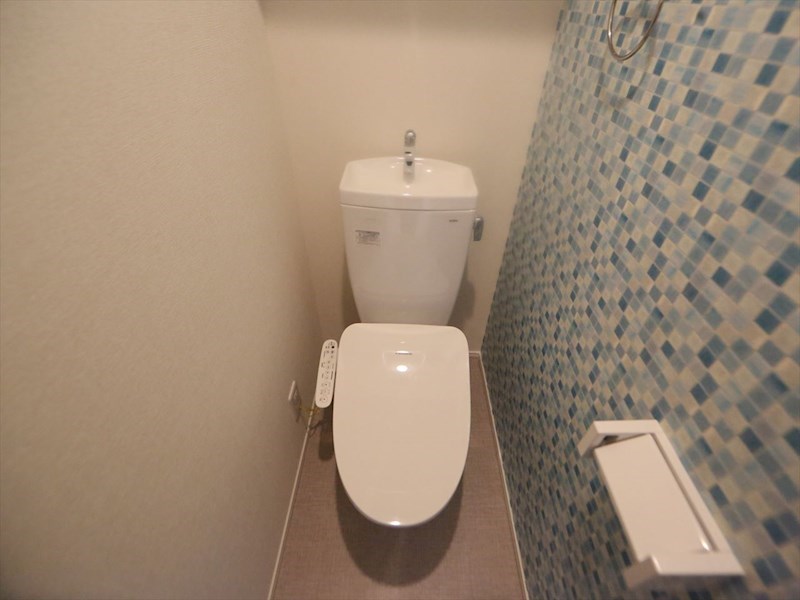 ハーモニーテラス新守山南 温水洗浄暖房便座付トイレ　同仕様写真