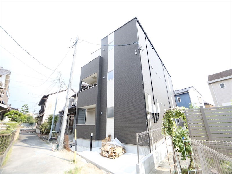 外観　オートロック付　宅配ＢＯＸ有り
