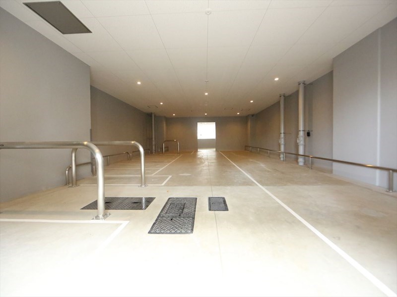 Ｌ＆Ｃレジデンス鶴舞公園 屋根付き駐輪場