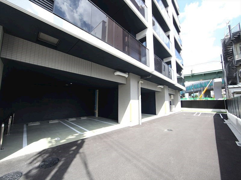 グランパセオ名駅那古野 敷地内駐車場　平置き　機械式もあります
