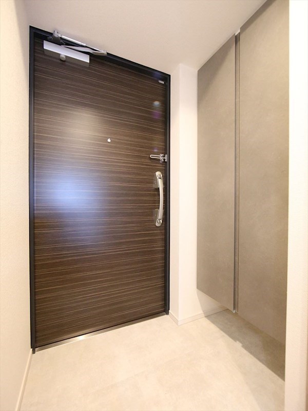 S-RESIDENCE名駅NorthⅡ 玄関　シューズボックス付（収納充実してます）　