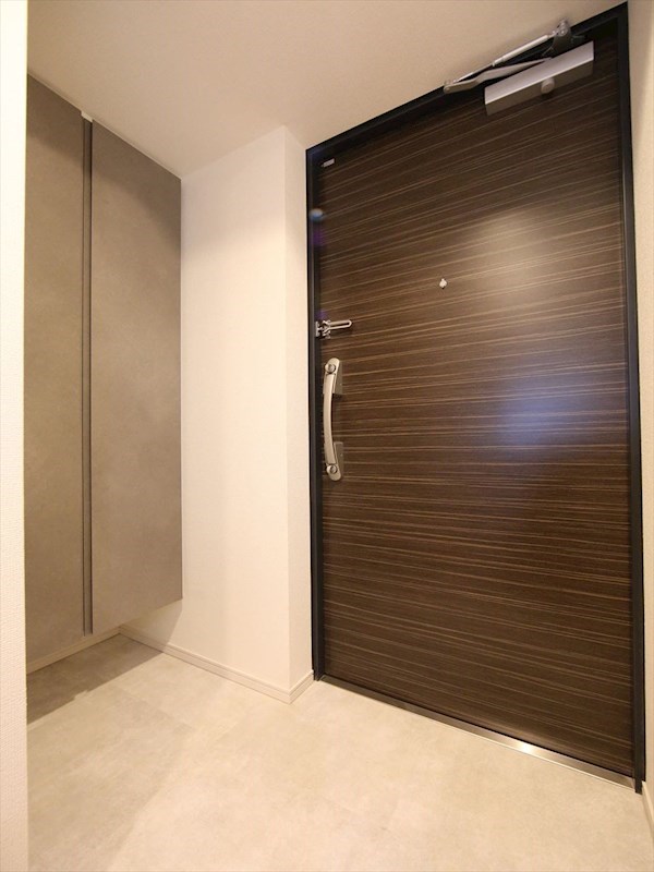 S-RESIDENCE名駅NorthⅡ 玄関　シューズボックス付（収納充実してます）　
