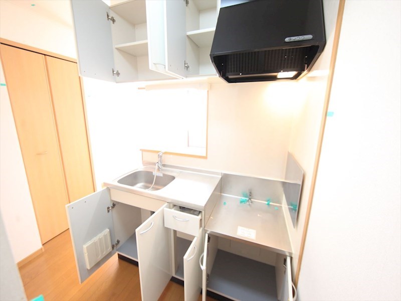 サンローレル カウンターキッチン（ガス2口コンロ設置できます）浄水器使用可