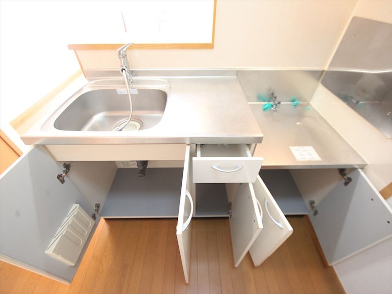サンローレル カウンターキッチン（ガス2口コンロ設置できます）浄水器使用可