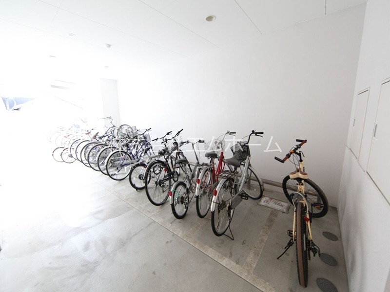 プレシャスコート金山 駐輪場＆バイク置き場