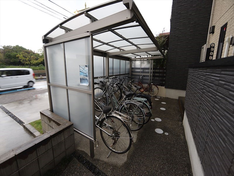 プロムナード西高蔵 屋内屋根付き駐輪場