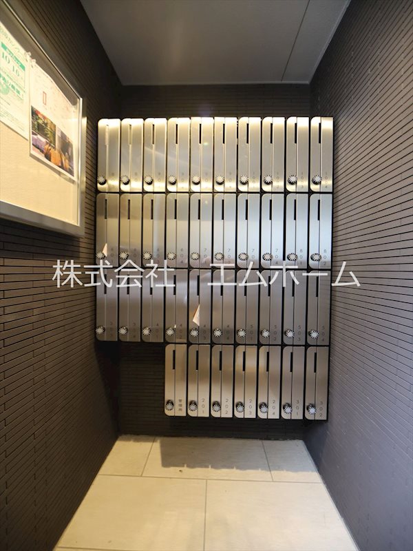 セントフィオーレ岩塚 メールボックス