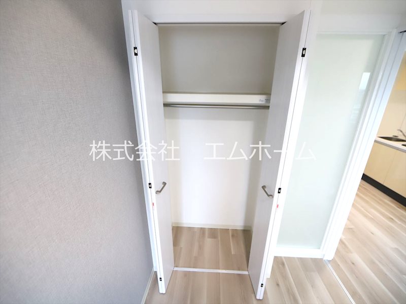 セントフィオーレ岩塚 クローゼット（収納充実してます）