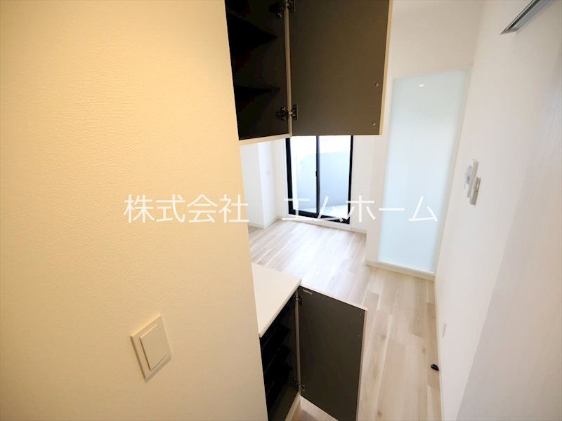 セントフィオーレ岩塚 玄関　シューズボックス付（収納充実してます）