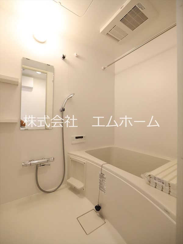 セントフィオーレ岩塚 追い焚き　浴室暖房乾燥機付バスルーム