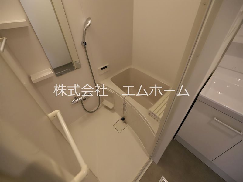 セントフィオーレ岩塚 追い焚き　浴室暖房乾燥機付バスルーム