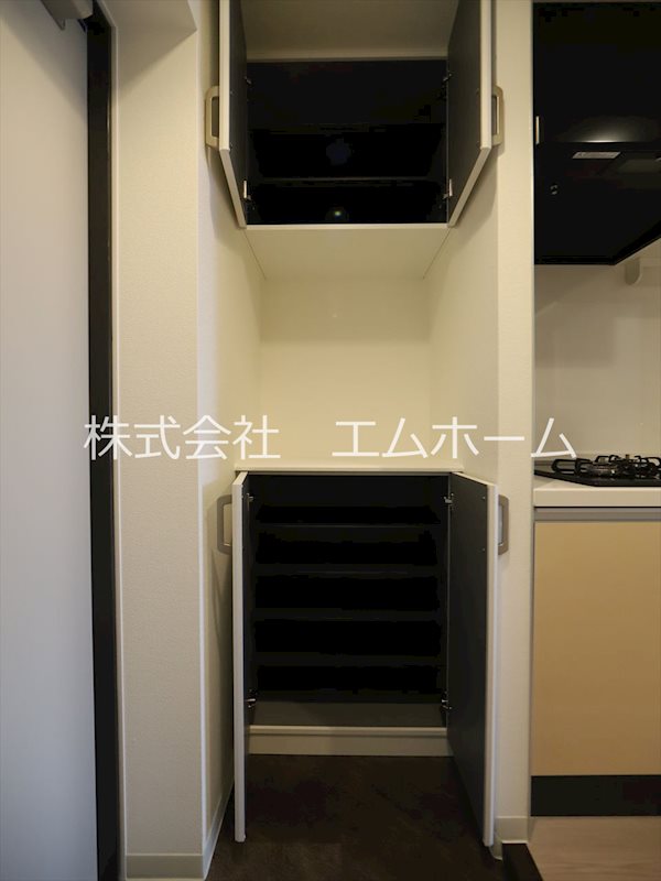 セントフィオーレ岩塚 玄関　シューズボックス付（収納充実してます）