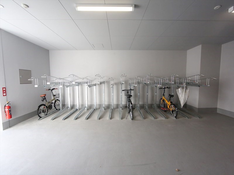 桜ヒルズ黄金 屋根付き駐輪場