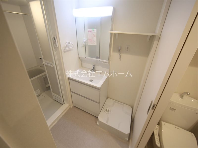 Ｈａｒｍｏｎｙ　Ｔｅｒｒａｃｅ本陣 脱衣所　独立洗面台（シャンプードレッサー付）　同仕様写真