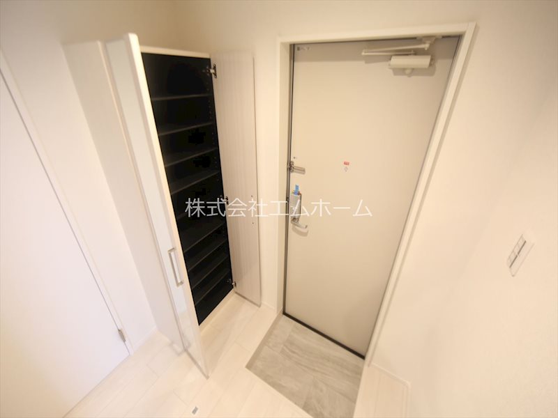 Ｈａｒｍｏｎｙ　Ｔｅｒｒａｃｅ本陣 玄関　シューズボックス付（収納充実してます）　同仕様写真
