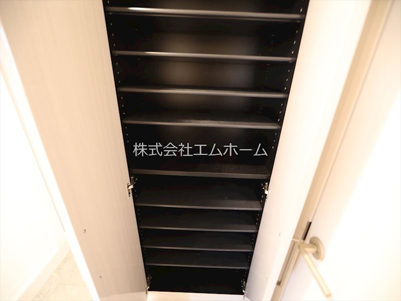 Ａｒｃａ Ｕｒｂａｎａ上飯田 玄関　シューズボックス付（収納充実してます）