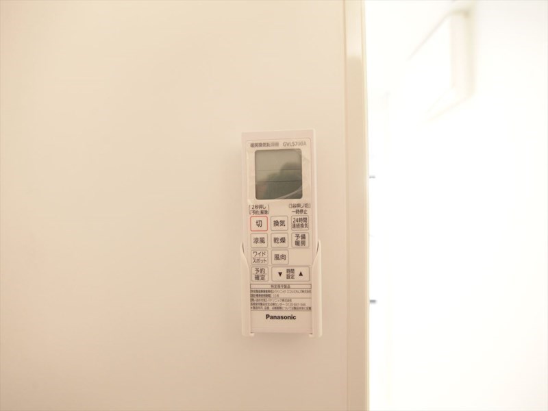 ＯＫＡＳＩＮ６９３１ 浴室暖房乾燥機付き　同仕様写真
