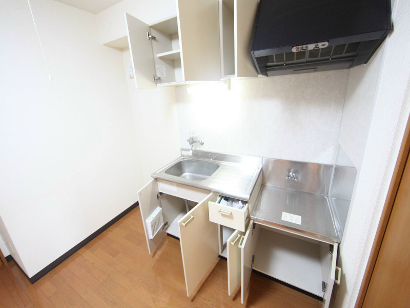 プリミエール川名 キッチン（ガス2口コンロ設置可）家具家電ご用意できます