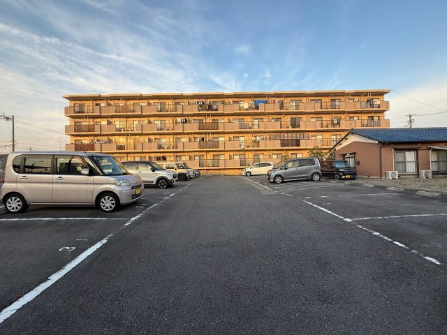 ソフィア小牧　収益物件新規取得　建物2,118.24 ㎡（約640坪）土地2,499.42 ㎡（約756坪）