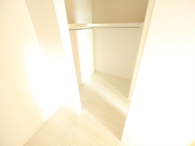 ＲＥＧＡＬＥＳＴ熱田神宮伝馬町 ウォークインクローゼット（収納充実してます）　同仕様写真