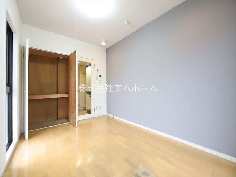 アクシス金城町  洋室6帖　クローゼット付（収納充実してます）