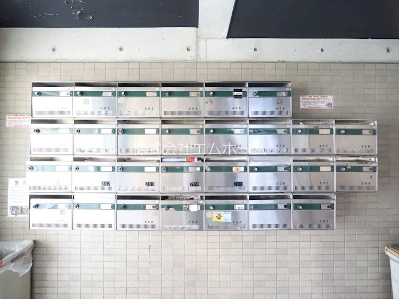 アクシス金城町  屋根付き駐輪場
