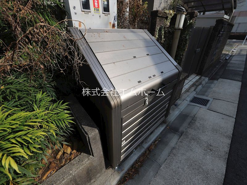 アクシス金城町  敷地内ゴミ捨て場