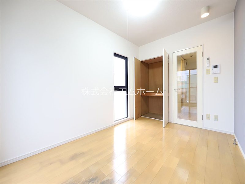 アクシス金城町  洋室6帖　クローゼット付（収納充実してます）